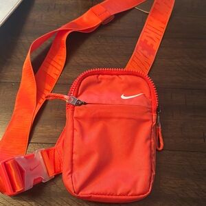 Nike cross body